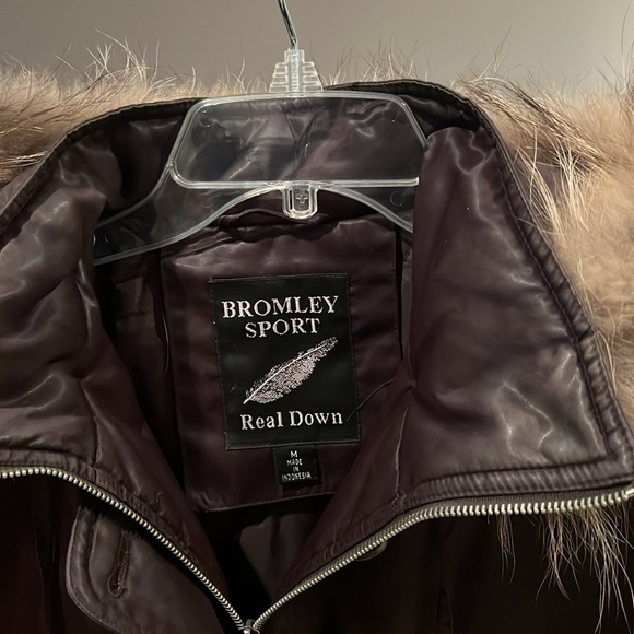 Bromley Sport Real Down winter coat. Women’s Sz M. Fur detachable hood - Picture 2 of 9